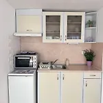 Апартамент House Velevi