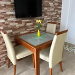 Апартамент House Velevi *