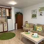 House Velevi Апартамент Свети Влас