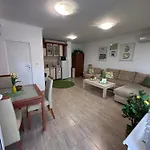 Апартамент House Velevi Свети Влас