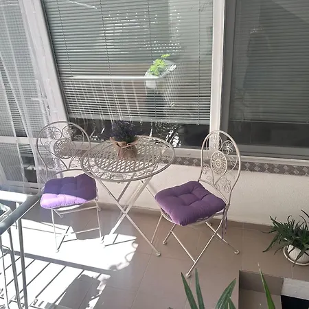 Апартамент House Velevi