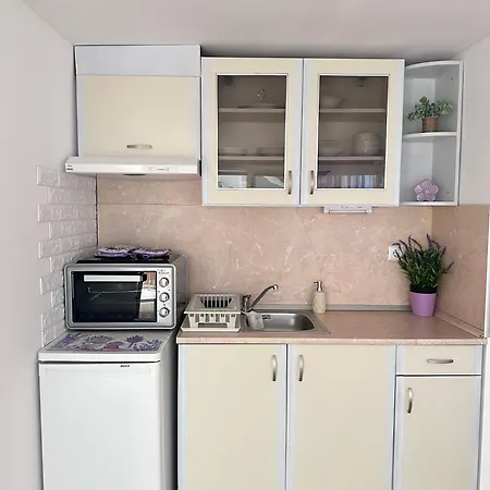 아파트 House Velevi
